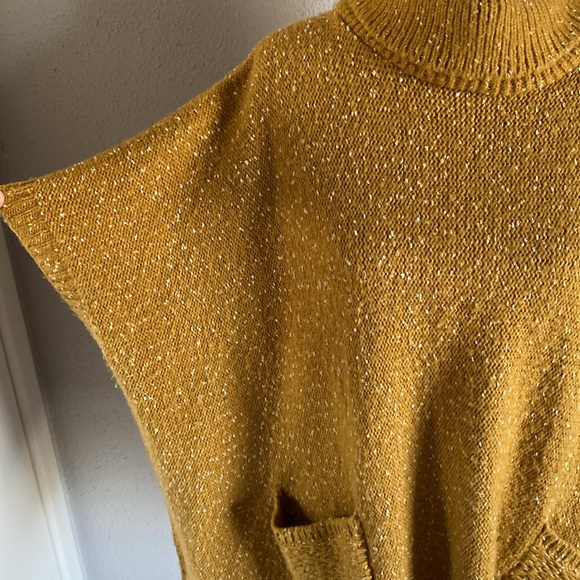 Francesca’s Mustard Turtle Neck - Picture 5 of 7